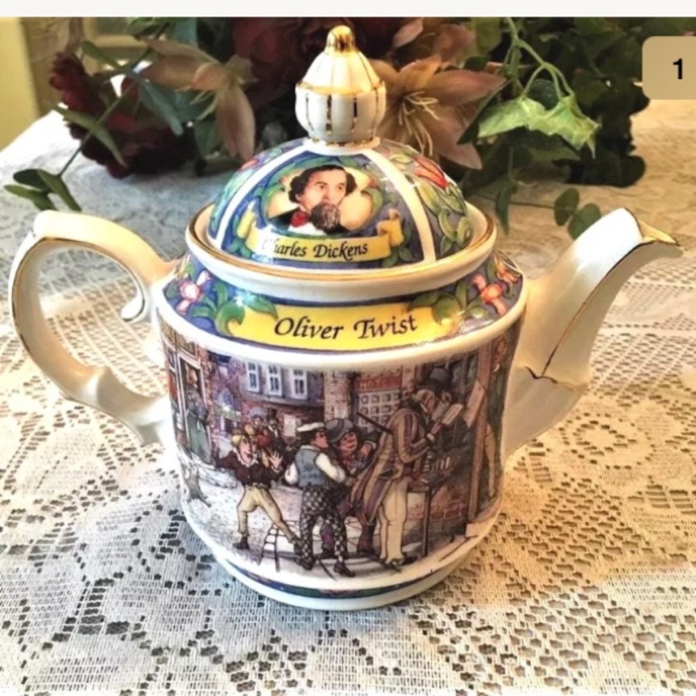Vintage Sadler Oliver Twist Charles Dickens Teapot